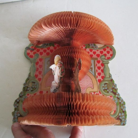 Antique Victorian Valentine Decor Cupids Antique Honey Comb Centerpiece - Picture 5 of 8